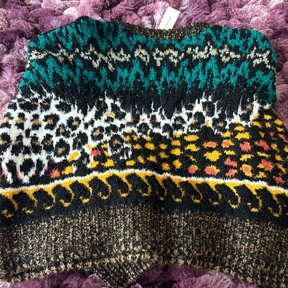 Colorful Patterned Women's Sweater - Picture 3 of 3